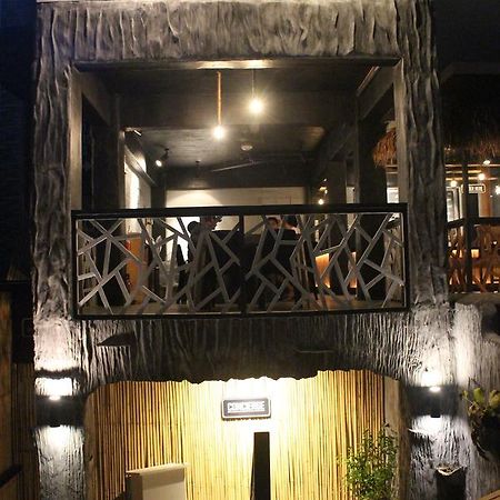 The Cavern Pod Hotel & Specialty Cafe El Nido Exterior foto