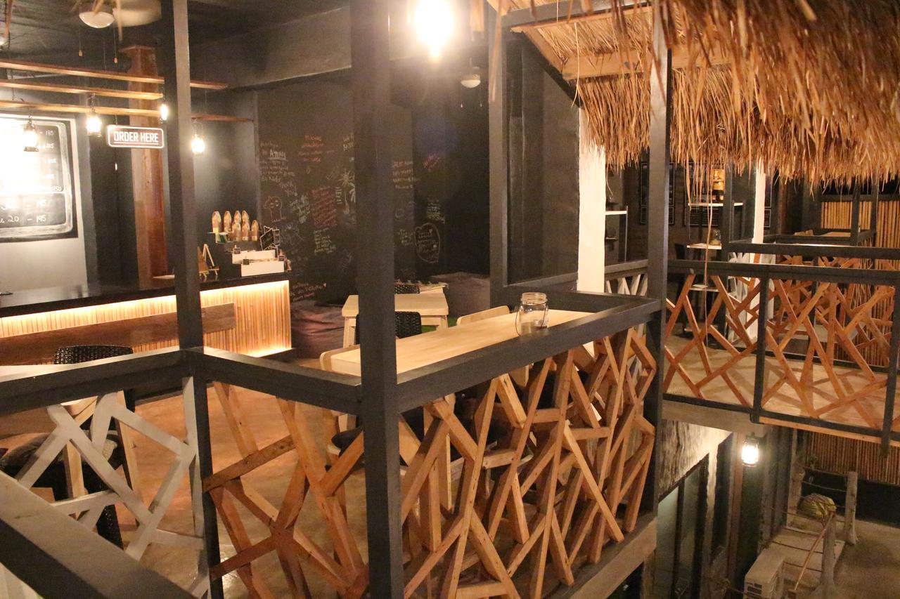 The Cavern Pod Hotel & Specialty Cafe El Nido Exterior foto