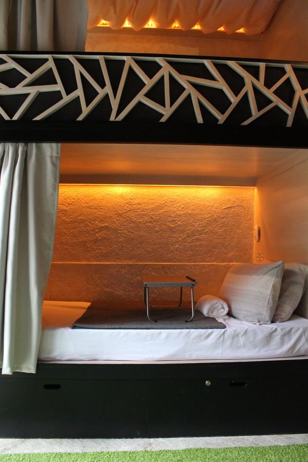 The Cavern Pod Hotel & Specialty Cafe El Nido Exterior foto